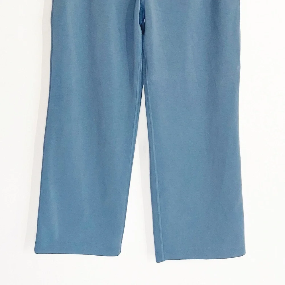 LULULEMON Softstreme HR Straight Leg Crop Utility Blue 52835 Womens size 6